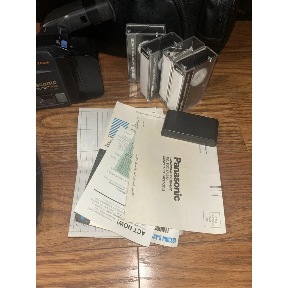 Panasonic Palmcorde PV-A207   Accessories Charger 2 Batteries, Carrier & Booklet